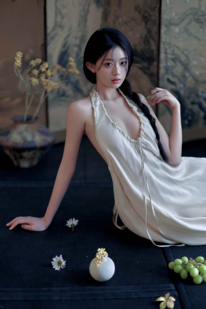ai成人漫剧-人物线索·情绪推进封面